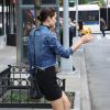 Exclusif - Bella Hadid rentre dans une voiture à New York Le 11 juin 2016