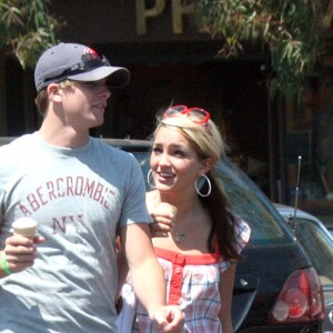 Exclusif - Jamie Lynn Spears et son ami Casey Aldridge dans les rues de Los Angeles, le 10 juin 2007