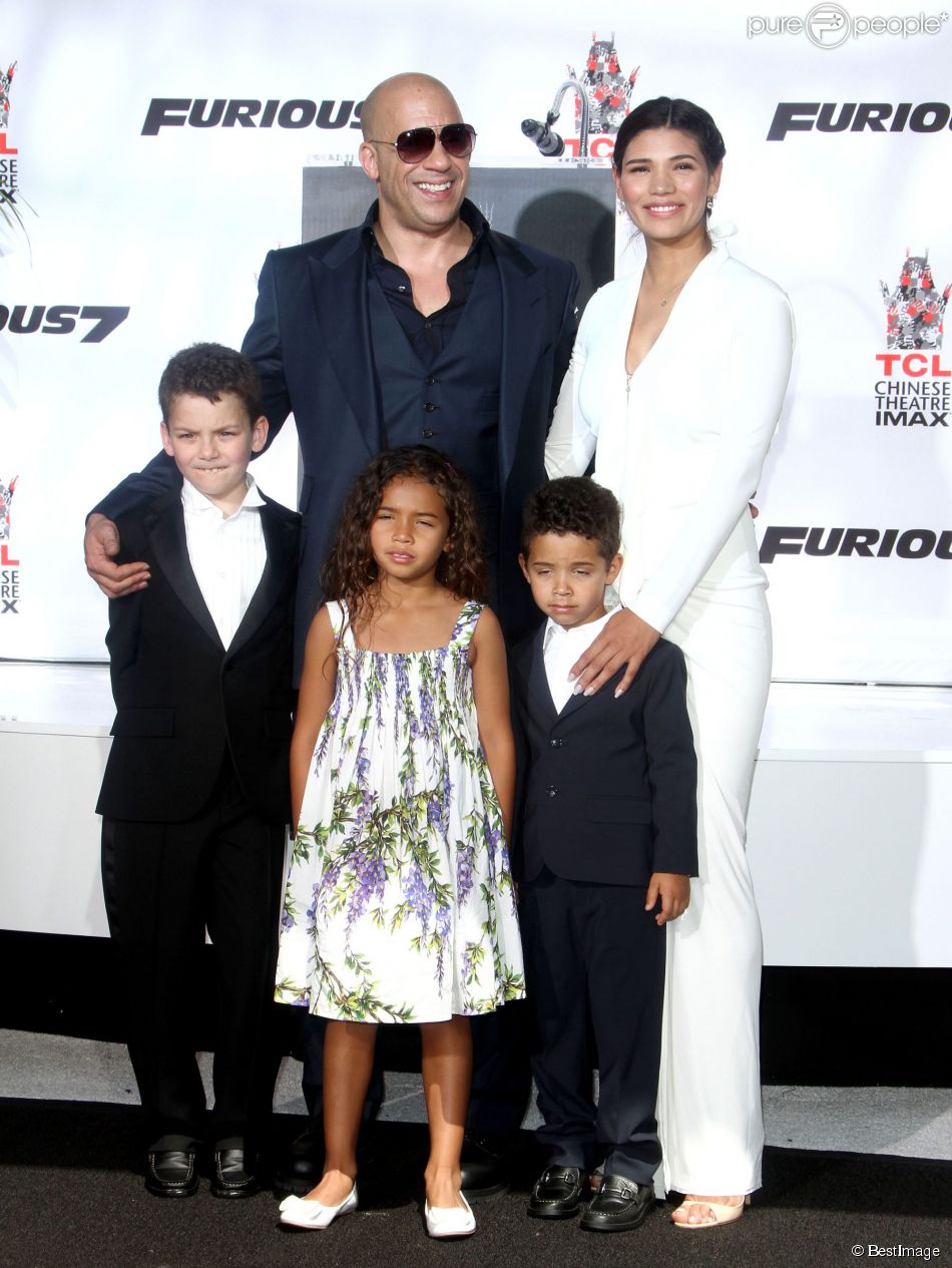 Vin Diesel avec sa femme Paloma Gimenez et leurs enfants Vin Diesel laisse ses empreintes dans Vin Diesel avec sa femme Paloma Gimenez et leurs enfants Vin Diesel laisse ses empreintes dans