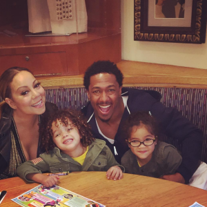 Nick Cannon et ses enfants, les jumeaux Monroe et Moroccan, nés de son mariage passé avec Mariah Carey. Photo publiée sur Instagram en mai 2016