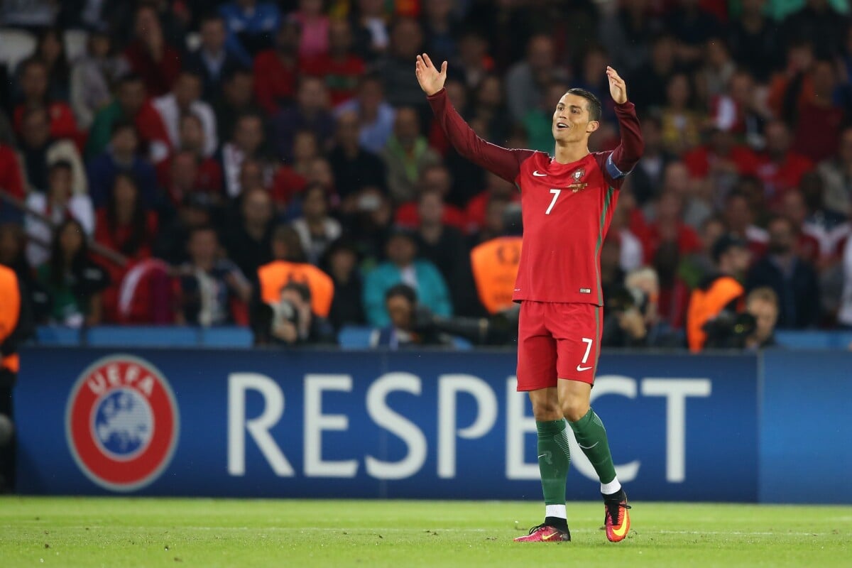 Photo Cr7 à La Peine Cristiano Ronaldo Lors Du Match Portugal