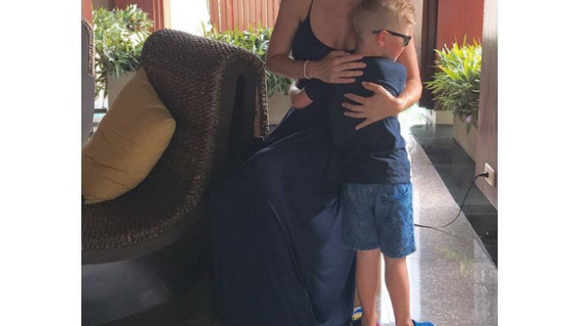 Amélie Neten et son fils Hugo en Thaïlande : Le blondinet a bien grandi !