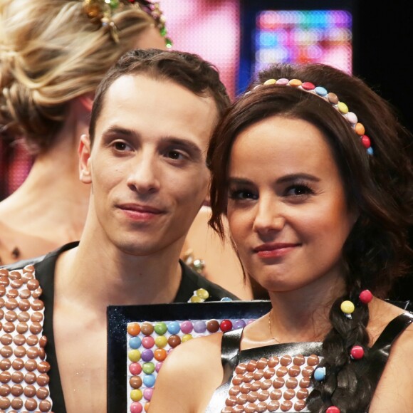 Alizée et son compagnon Grégoire Lyonnet - Défilé du 21ème salon du chocolat à la porte de Versailles à Paris le 27 octobre 2015. © Denis Guignebourg / Bestimage