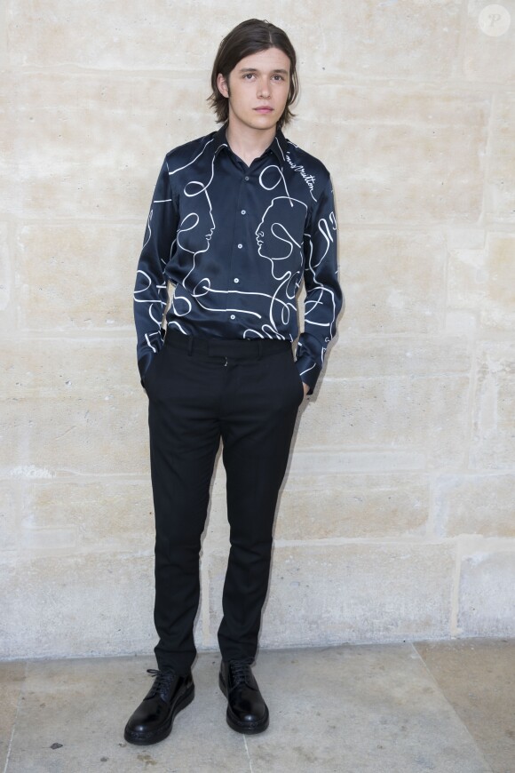 Nick Robinson arrive au Palais-Royal pour assister au défilé Louis Vuitton. Paris, le 23 juin 2017. © Olivier Borde / Bestimage