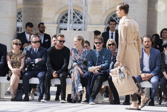 Michael Burke et sa femme Brigitte, David Beckham, Kate Moss et Nikolai Von Bismarck assistent au défilé de mode Louis Vuitton au Palais-Royal. Paris, le 23 juin 2016. © Olivier Borde / Bestimage