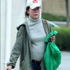 Exclusif - Lara Flynn Boyle, bouffie et méconnaissable, sort d'un supermarché à Los Angeles, le 12 juin 2016.