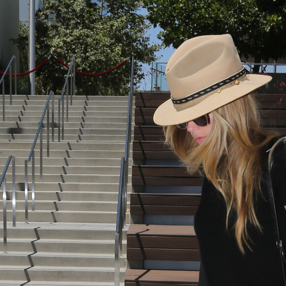 Amber Heard, qui a beaucoup maigri, se rend dans des bureaux à Los Angeles, le 16 juin 2016.