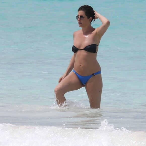 Exclusif - Jennifer Aniston en vacances sur l'île d'Eleuthera aux Bahamas, le 11 juin 2016.