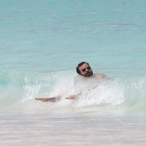 Exclusif - Justin Theroux en vacances sur l'île d'Eleuthera aux Bahamas, le 11 juin 2016.