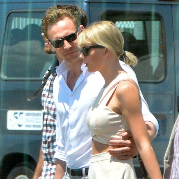 Taylor Swift et son compagnon Tom Hiddleston prennent un hélicoptère à Rome le 28 juin 2016.