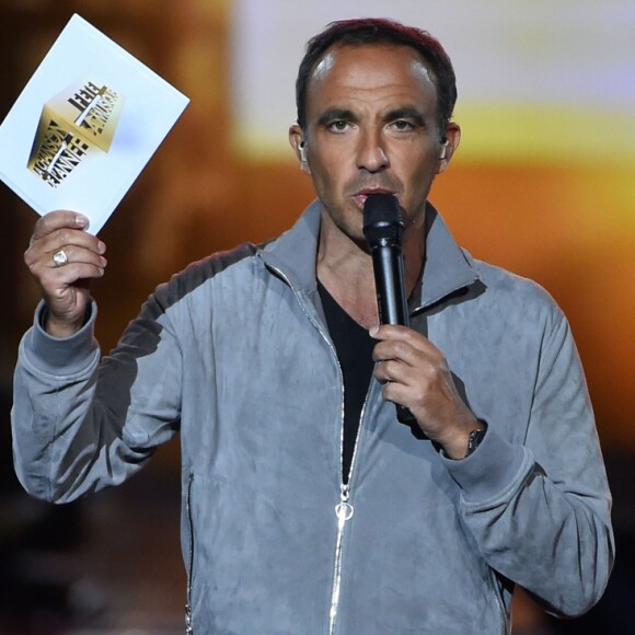 Nikos Aliagas lors de l'émission de télévision pour TF1 "La Chanson de l'Année 2016" à Nîmes le 17 juin 2016. © Bruno Bebert / Bestimage