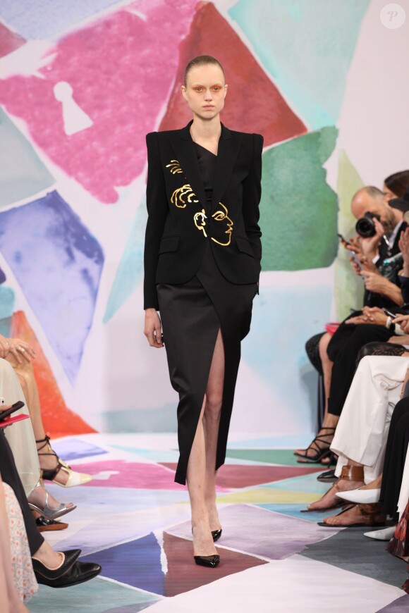 Défilé Schiaparelli (collection haute couture automne-hiver 2016/2017), place Vendôme. Paris, le 4 juillet 2016.