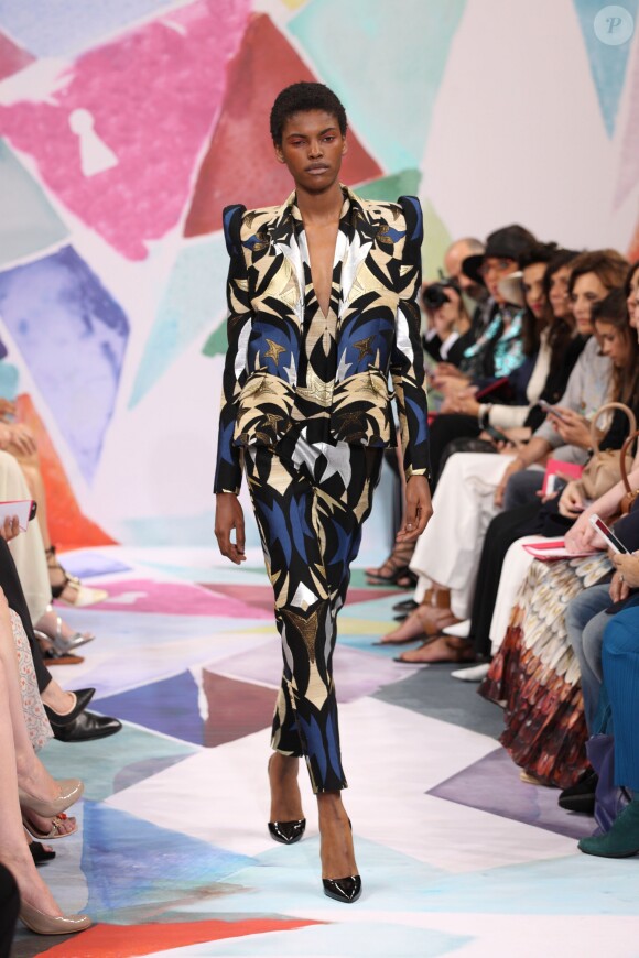 Défilé Schiaparelli (collection haute couture automne-hiver 2016/2017), place Vendôme. Paris, le 4 juillet 2016.