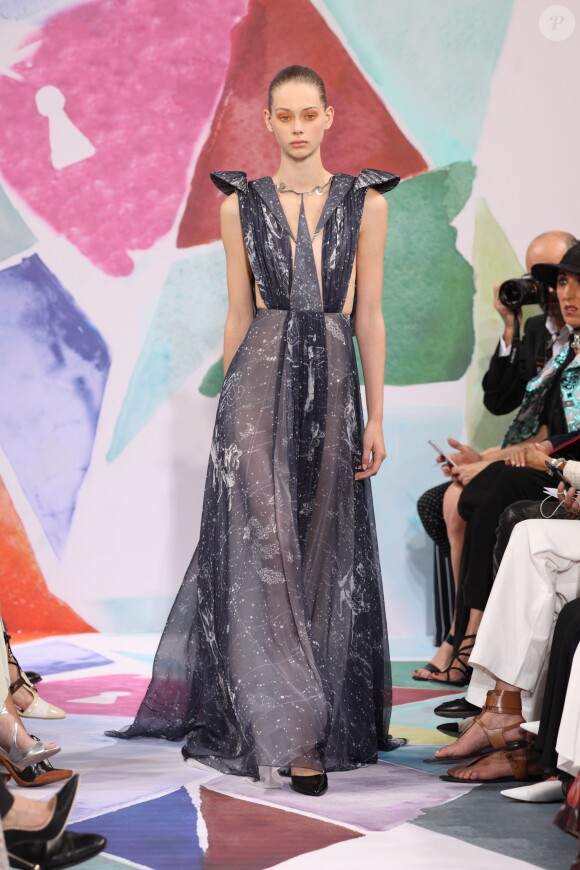 Défilé Schiaparelli (collection haute couture automne-hiver 2016/2017), place Vendôme. Paris, le 4 juillet 2016.