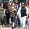 Sylvester Stallone et sa femme Jennifer Flavin arrivent à l'aéroport de Nice avec leurs filles, le 5 juillet 2016.
