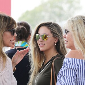 Sylvester Stallone et sa femme Jennifer Flavin arrivent à l'aéroport de Nice avec leurs filles Sophia Rose, Sistine Rose et Scarlet Rose le 5 juillet 2016.