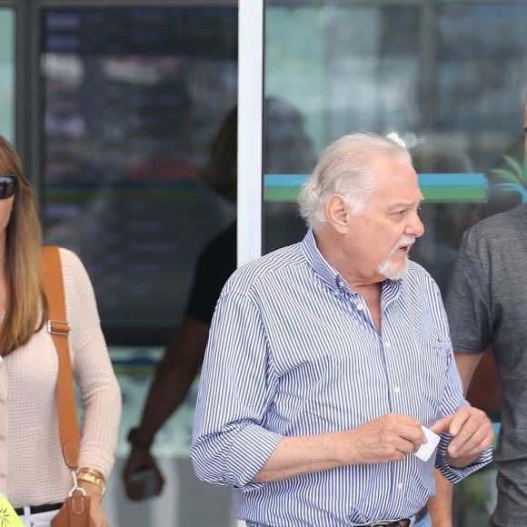 Sylvester Stallone et sa femme Jennifer Flavin arrivent à l'aéroport de Nice avec leurs filles Sophia Rose, Sistine Rose et Scarlet Rose le 5 juillet 2016.