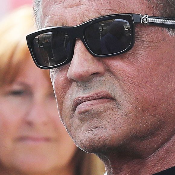 Sylvester Stallone et sa femme Jennifer Flavin arrivent à l'aéroport de Nice avec leurs filles Sophia Rose, Sistine Rose et Scarlet Rose le 5 juillet 2016.