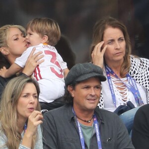 Shakira (compagne Gerard Piqué), son fils Sasha et Montserrat Bernabeu (mère de Gerard Piqué) lors des 8ème de finale de l'UEFA Euro 2016 Italie-Espagne au Stade de France à Saint-Denis, France, le 27 juin 2016. © Cyril Moreau/Bestimage