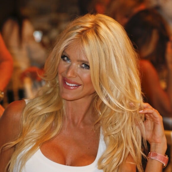 Exclusif - Victoria Silvstedt - 21ème soirée blanche de Christophe Leroy aux Moulins de Ramatuelle le 8 juillet 2016. Quarante photographies du célèbre David Hamilton sont exposées aux Moulins de Ramatuelle. Elles seront visibles jusqu'au 15 septembre 2016. © Rachid Bellak / Philippe Doignon / LMS / Bestimage