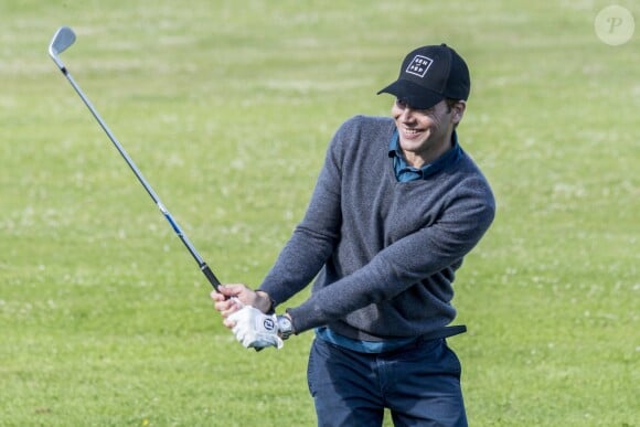 Le Prince Daniel de Suède participe au tournoi de golf Victoria à Borgholm sur l'île d'Öland en Suède le 13 juillet 2016.