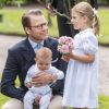 Le prince Oscar de Suède participait pour la première fois à un événement officiel de la famille royal le 14 juillet 2016 à l'occasion du 39e anniversaire de sa mère la princesse Victoria.