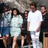 Kim Kardashian est allée déjeuner avec son meilleur ami Jonathan Cheban au restaurant Moonshadows à Malibu, le 13 juillet 2016.