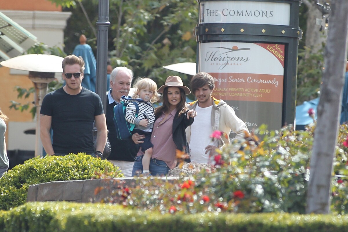Photo Exclusif Louis Tomlinson, du groupe One Direction, et sa compagne Danielle Campbell