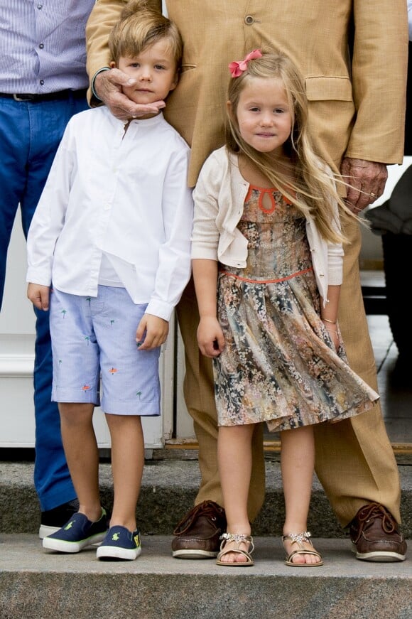 Le prince Vincent, la princesse Josephine - La famille royale de Danemark lors d'un photocall au palais de Grasten, le 15 juillet 2016.15/07/2016 - Grasten