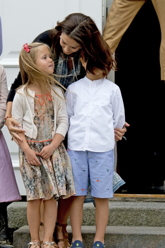 La princesse Josephine, la princesse Mary, le prince Vincent - La famille royale de Danemark lors d'un photocall au palais de Grasten, le 15 juillet 2016.15/07/2016 - Grasten