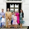 Le prince Frederik, le prince Vincent, la princesse Josephine, le prince Henrik, le prince Christian, la princesse Isabella, la reine Margrethe, la princesse Mary - La famille royale de Danemark lors d'un photocall au palais de Grasten, le 15 juillet 2016.15/07/2016 - Grasten