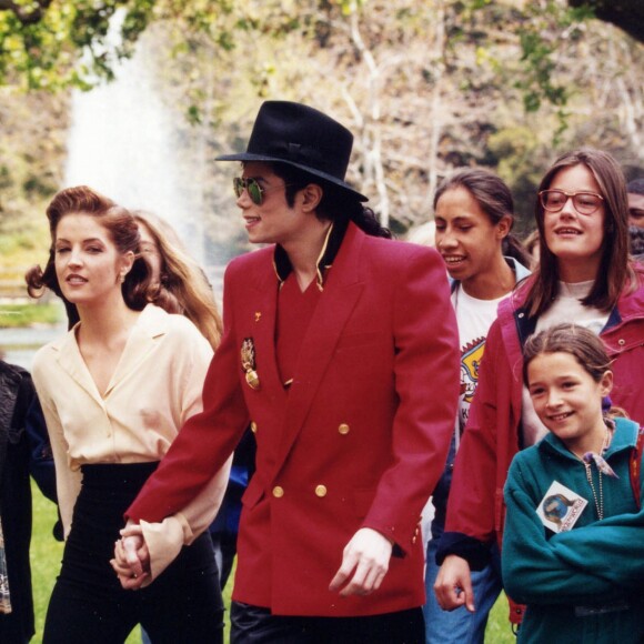 Michael Jackson et Lisa Marie Presley à la conférence World Summit of Children, le 18 avril 1995.