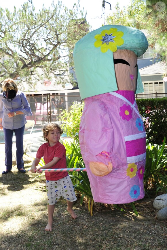 Exclusive - Dean McDermotto, Tori Spelling, Liam McDermott, Hattie McDermott, Stella McDermott, Finn McDermott during the Tori Spelling Throws Daughter Stella A Japanese Themed 8th Birthday in Los Angeles, CA on July 1§, 2016. Photo by Michael Simon/startraks/ABACAPRESS.COM19/07/2016 - 