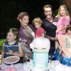 Dean McDermott et Tori Spelling ont organisé un goûter d'anniversaire sur le thème du Japon pour leur fille Stella qui fêtait ses 8 ans. Le couple était entouré de ses autres enfants Liam McDermott, Hattie McDermott, et Finn McDermott. Los Angeles, le 19 juillet 2016