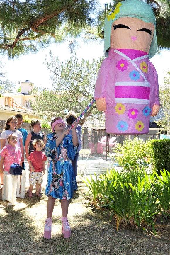Exclusive - Dean McDermotto, Tori Spelling, Liam McDermott, Hattie McDermott, Stella McDermott, Finn McDermott during the Tori Spelling Throws Daughter Stella A Japanese Themed 8th Birthday in Los Angeles, CA on July 1§, 2016. Photo by Michael Simon/startraks/ABACAPRESS.COM19/07/2016 - 
