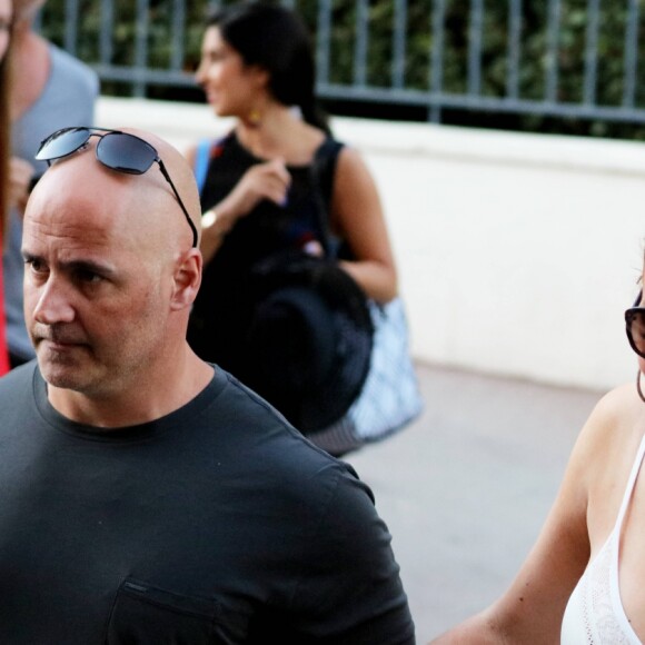 Mariah Carey fait du shopping dans la boutique Dior à Saint Tropez, France, le 19 juillet 2016.