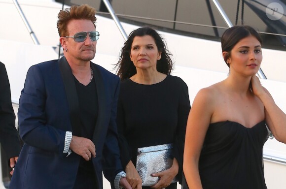 Bono, sa femme Ali Hewson et leur fille Eve Hewson - Arrivées aux Marines de Cogolin pour la soirée de la Fondation Leonardo DiCaprio à Saint-Tropez, France, le 20 juillet 2016. © Agence/Bestimage