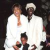 Whitney Houston, son mari Bobby Brown et leur fille Bobbi Kristina au gala 4e arts à Los Angeles, le 12 novembre 1998