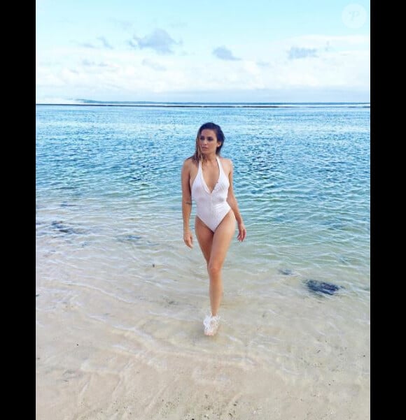 Clara Morgane naïade sexy à Bali, en juillet 2016