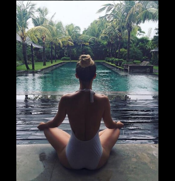 Clara Morgane zen à Bali, en juillet 2016