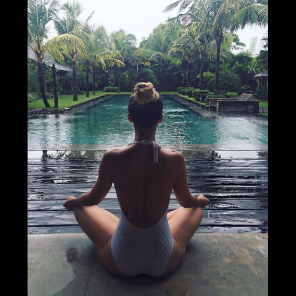 Clara Morgane zen à Bali, en juillet 2016