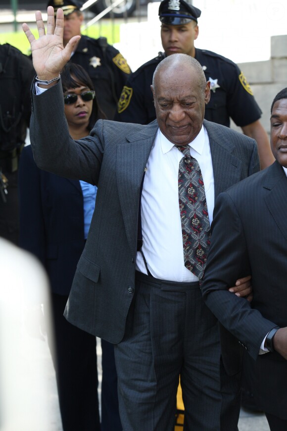Bill Cosby, 78 ans, arrive à son audience préliminaire au tribunal de Norristown en Pennsylvanie le 24 mai 2016.