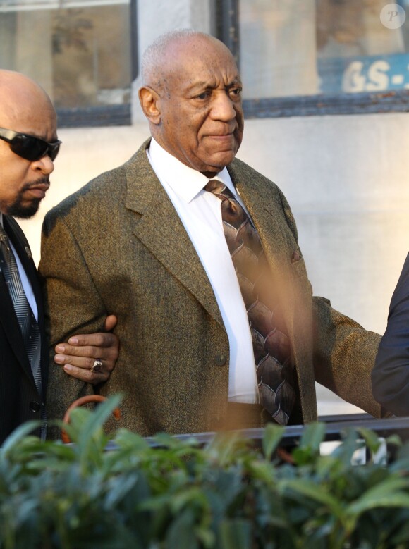 Bill Cosby arrive au palais de justice de Montgomery à Norristown, le 2 février 2016, pour une audition préliminaire pour son accusation d'agression sexuelle sur une cinquantaine de femmes.
