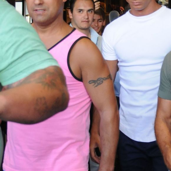 Cristiano Ronaldo fait du shopping à Beverly Hills, le 26 juillet 2016, avec ses amis.