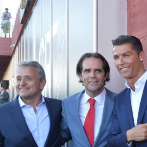 Cristiano Ronaldo à Funchal, à Madère, le 22 juillet 2016, où il inaugurait, en présence de sa famille et de son fils Cristiano Jr., l'aéroport rebaptisé d'après son nom ainsi qu'un hôtel appelé CR7. © Look Press Agency/ABACAPRESS.COM