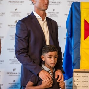 Cristiano Ronaldo à Funchal, à Madère, le 22 juillet 2016, où il inaugurait, en présence de sa famille et de son fils Cristiano Jr., l'aéroport rebaptisé d'après son nom ainsi qu'un hôtel appelé CR7. © Look Press Agency/ABACAPRESS.COM