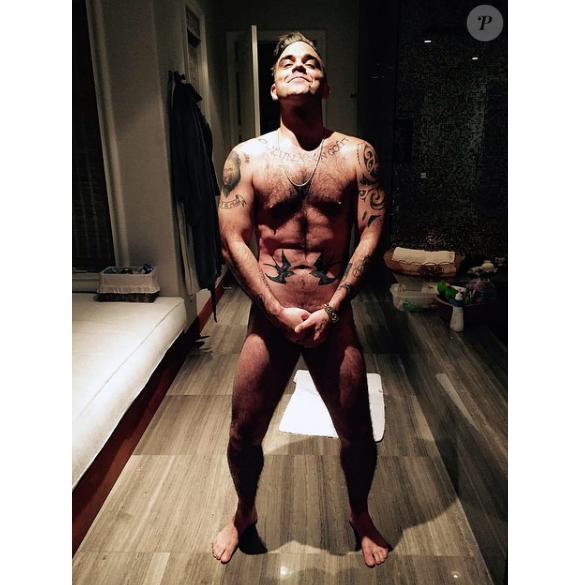 Robbie Williams pose tout nu pour son anniversaire. Photo publiée sur Instagram en février 2015