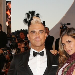 Robbie Williams et sa femme Ayda Field à la Montée des marches du film "The Sea of Trees" (La Forêt des Songes) lors du 68 ème Festival International du Film de Cannes, à Cannes le 16 mai 2015.