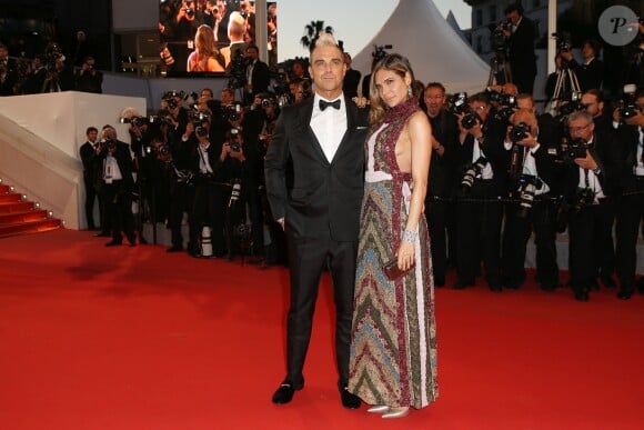 Robbie Williams et sa femme Ayda Field à la Montée des marches du film "The Sea of Trees" (La Forêt des Songes) lors du 68 ème Festival International du Film de Cannes, à Cannes le 16 mai 2015.