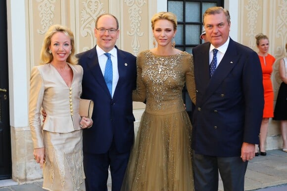 Le prince Charles et la princesse Camilla de Bourbon des Deux-Siciles avec le prince Albert II de Monaco et sa femme la princesse Charlene lors d'un cocktail au Palais Princier dans le cadre du 56e Festival de télévision de Monte-Carlo à Monaco le 14 juin 2016.